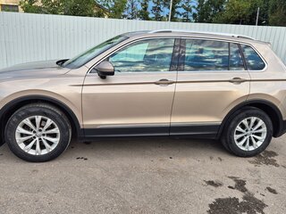 2017 Volkswagen Tiguan II, бежевый, 2100000 рублей, вид 5
