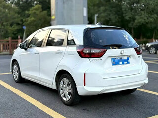 2023 Honda Fit Crosstar IV Рестайлинг, белый, 960000 рублей, вид 5