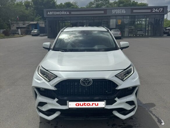 2020 Toyota RAV4 V (XA50), белый, 3400000 рублей