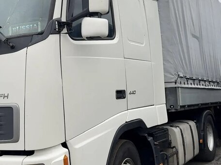 2008 Volvo FH, белый, 3500000 рублей, вид 3