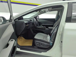 2026 Toyota bZ, белый, 3700000 рублей, вид 4