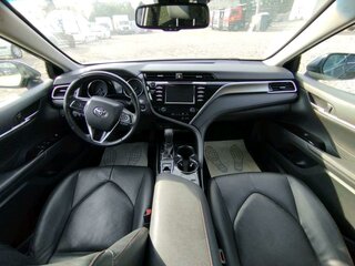 2020 Toyota Camry VIII (XV70), чёрный, 2007090 рублей, вид 5