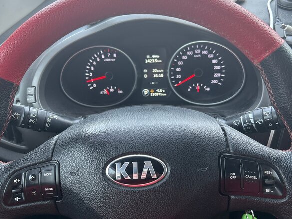 2014 Kia Sportage III Рестайлинг, чёрный, 1200000 рублей - вид 4
