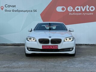 2013 BMW 5 серии 520i VI (F10/F11/F07), белый, 1730000 рублей, вид 2