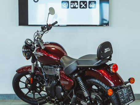 2025 Royal Enfield Meteor, красный, 519000 рублей, вид 2