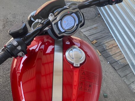 2023 Triumph Rocket 3, красный, 2600000 рублей, вид 3