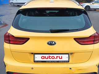 2020 Kia Ceed III, жёлтый, 1100000 рублей, вид 3