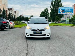 2012 Toyota Ractis II, белый, 1139000 рублей, вид 3