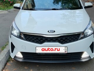 2020 Kia Rio IV Рестайлинг, белый, 1150000 рублей, вид 2