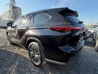 2026 Toyota Highlander IV (XU70), чёрный, 5090000 рублей, вид 5