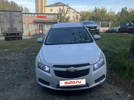 2011 Chevrolet Cruze I, белый, 400000 рублей, вид 3