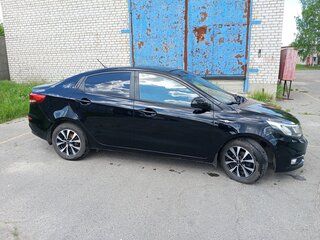 2016 Kia Rio III Рестайлинг, чёрный, 820000 рублей, вид 3