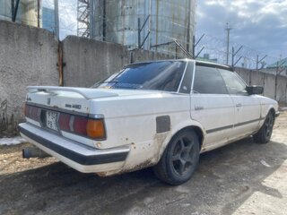 1985 Toyota Mark II V (X70), белый, 200000 рублей, вид 3