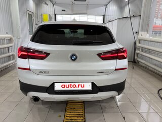 2020 BMW X2 sDrive18i I (F39), белый, 2600000 рублей, вид 4