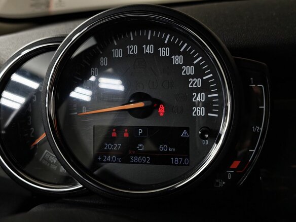 2022 Mini Hatch Cooper III (F55/F56) Рестайлинг 2, серый, 2600000 рублей - вид 12