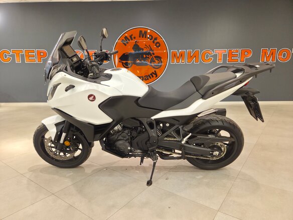 2022 Honda NT1100, белый, 1399000 рублей - вид 1