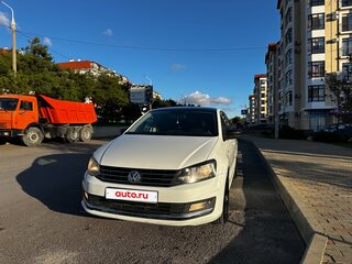 2017 Volkswagen Polo V Рестайлинг, белый, 1350000 рублей, вид 4
