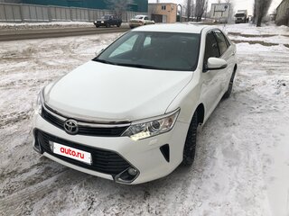 2017 Toyota Camry VII (XV50) Рестайлинг 2, белый, 2450000 рублей, вид 2