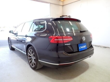 2017 Volkswagen Passat B8, чёрный, 1615000 рублей, вид 3