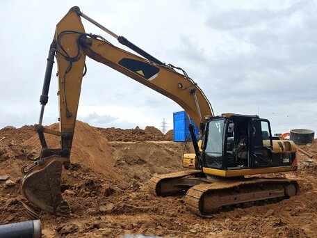2013 Caterpillar 320D, жёлтый, 3600000 рублей, вид 2
