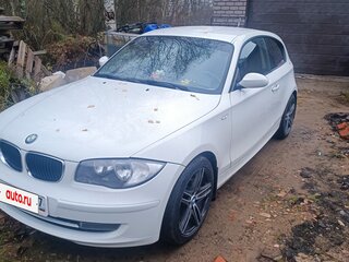2008 BMW 1 серии 118i I (E81/E82/E87/E88) Рестайлинг, белый, 850000 рублей, вид 1