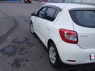 2017 Renault Sandero II, белый, 710000 рублей, вид 5