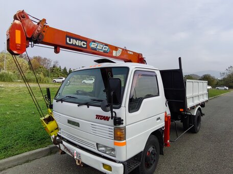 1992 Mazda Titan, белый, 4600000 рублей, вид 2