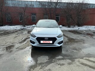 2018 Hyundai Solaris II, белый, 600000 рублей, вид 1