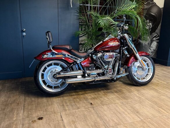 2023 Harley-Davidson Fat Boy, пурпурный, 3550000 рублей - вид 1