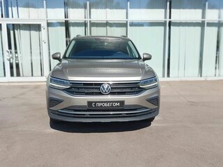 2021 Volkswagen Tiguan II Рестайлинг, коричневый, 2420000 рублей, вид 2