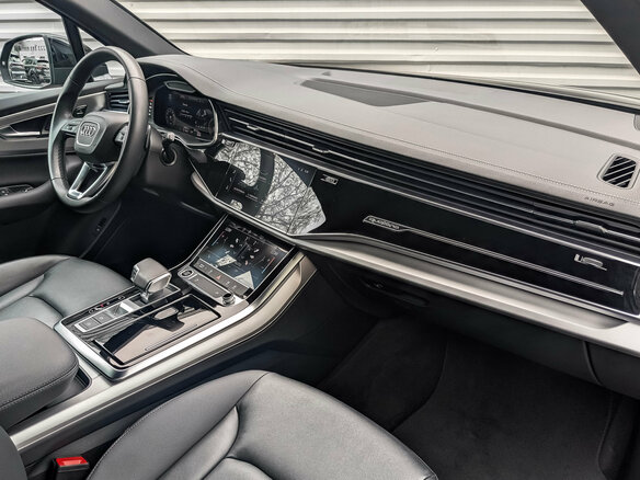 2023 Audi Q7 45 TFSI II (4M) Рестайлинг, чёрный, 7550000 рублей - вид 12