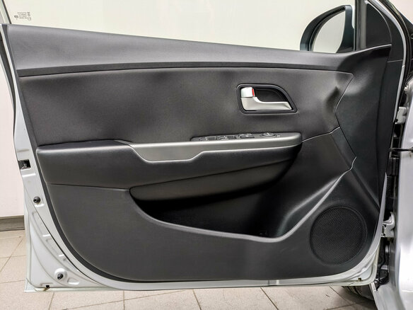 2017 Kia Rio III Рестайлинг, серебристый, 1165000 рублей - вид 19