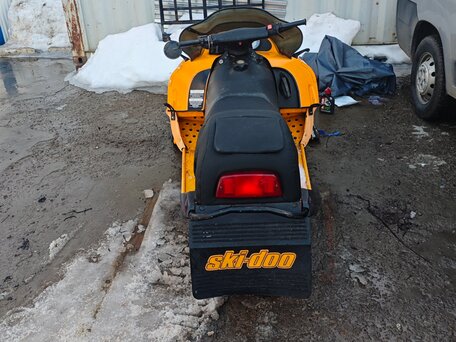 1995 BRP Ski-Doo MXZ Sport 600, жёлтый, 300000 рублей, вид 2