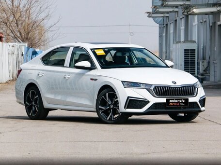 2023 Skoda Octavia IV (A8), белый, 2190000 рублей, вид 3