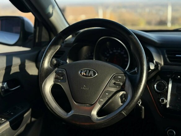 2015 Kia Rio III Рестайлинг, бежевый, 969000 рублей - вид 6