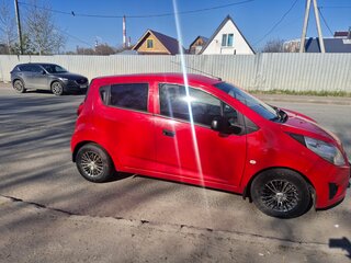 2013 Chevrolet Spark III, красный, 800000 рублей, вид 3