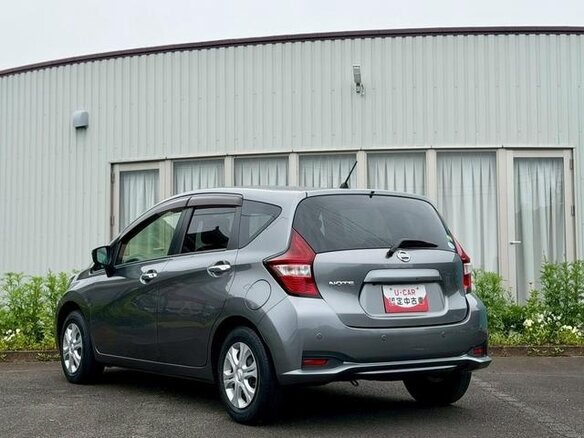 2019 Nissan Note II Рестайлинг, серебристый, 720000 рублей - вид 4