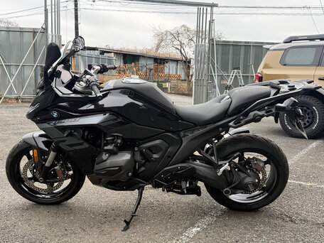 2026 BMW R 1300 RS, чёрный, 1900000 рублей, вид 3