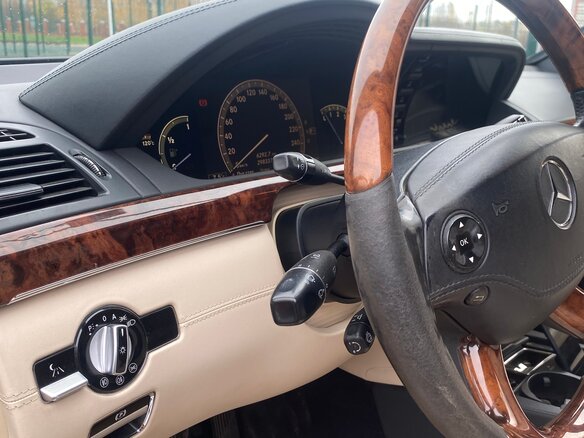 2008 Mercedes-Benz S-Класс 550 Long V (W221), чёрный, 1100000 рублей - вид 9