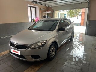 2010 Kia Ceed I Рестайлинг, серебристый, 470000 рублей, вид 1