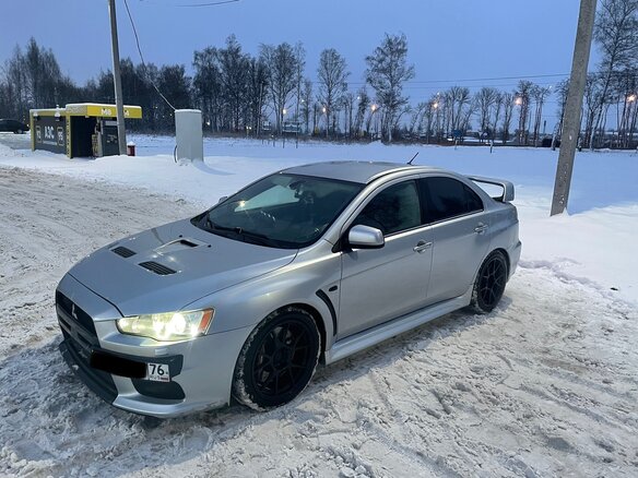2008 Mitsubishi Lancer Evolution X, серебристый, 2500000 рублей