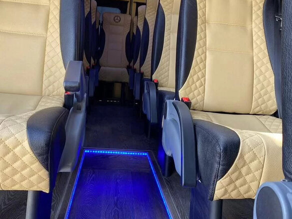 2019 Mercedes-Benz Sprinter, чёрный, 8500000 рублей - вид 4
