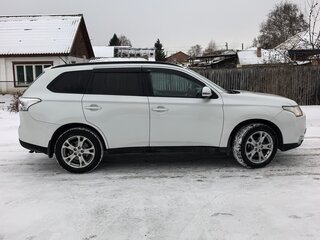 2013 Mitsubishi Outlander III, белый, 1750000 рублей, вид 4