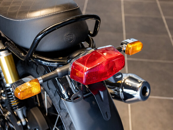 2025 Royal Enfield Interceptor, чёрный, 699000 рублей - вид 18
