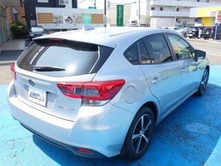 2022 Subaru Impreza V Рестайлинг, серебристый, 1100000 рублей, вид 4