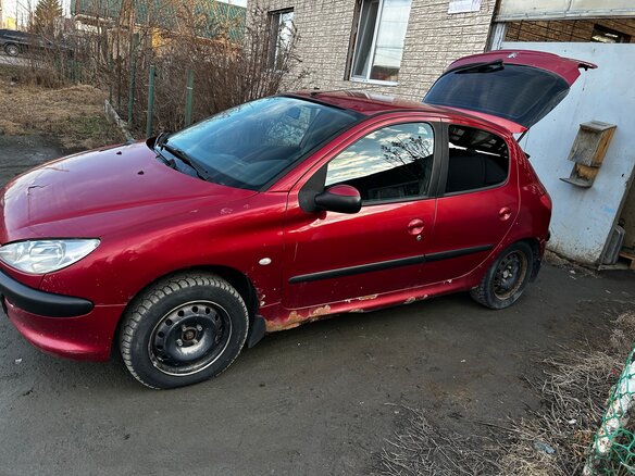 2004 Peugeot 206, красный, 120000 рублей