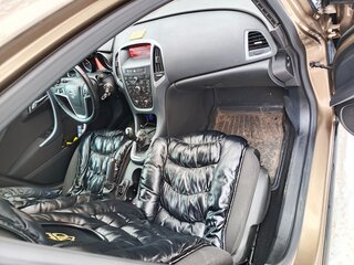 2012 Opel Astra J Рестайлинг, бежевый, 1080000 рублей, вид 5