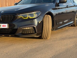 2019 BMW 5 серии 530d xDrive VII (G30/G31/G38), чёрный, 4550000 рублей, вид 4