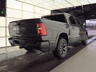 2025 Ram 1500 Crew Cab V Рестайлинг, серый, 6900000 рублей, вид 3