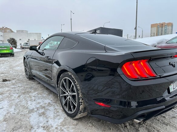 2021 Ford Mustang VI Рестайлинг, чёрный, 1999000 рублей - вид 7
